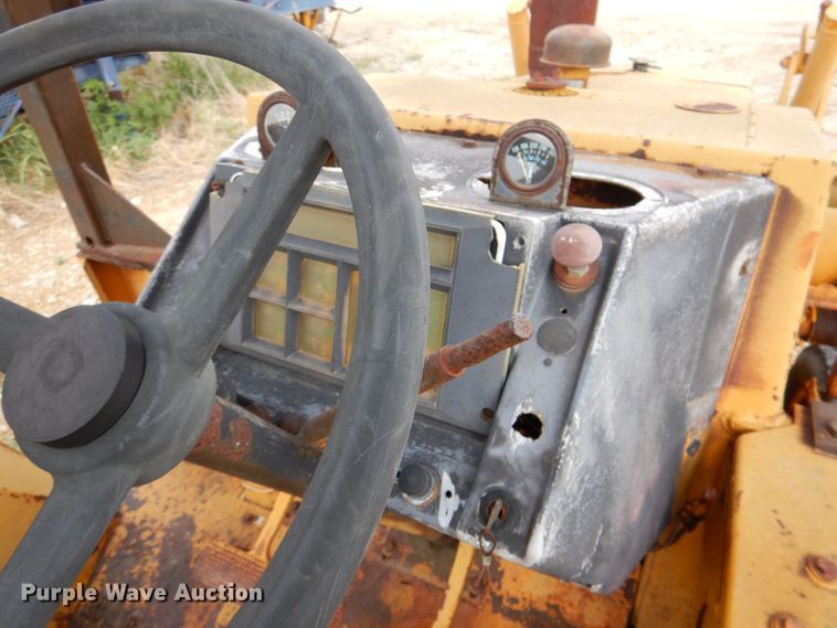 image for item DR1990 1977 Case 580C  landscape tractor