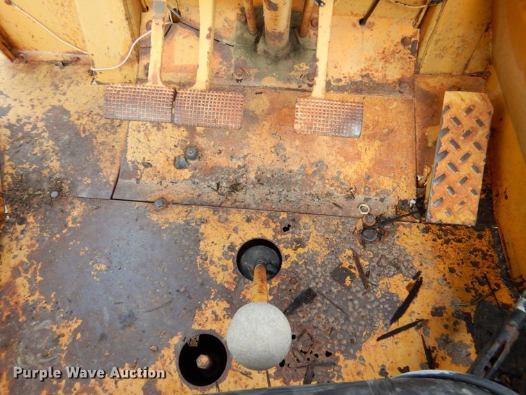 image for item DR1990 1977 Case 580C  landscape tractor