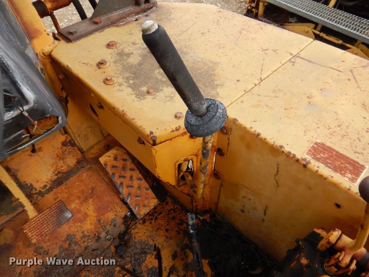 image for item DR1990 1977 Case 580C  landscape tractor