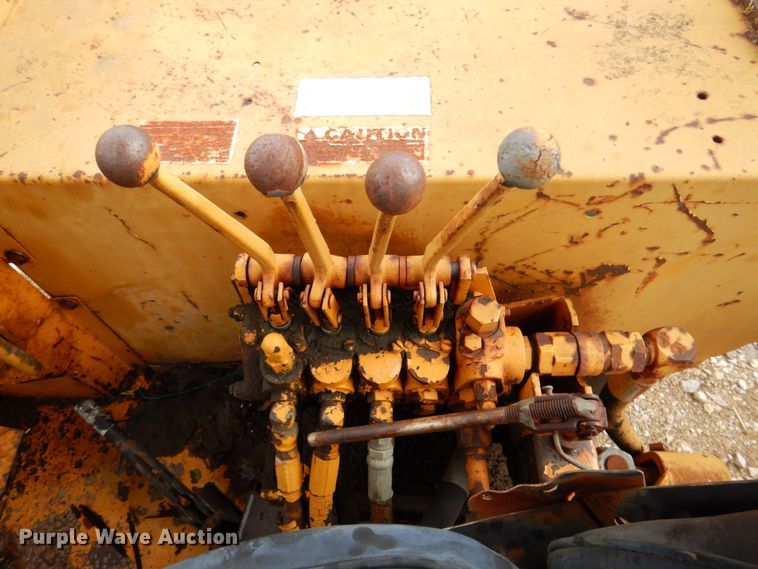 image for item DR1990 1977 Case 580C  landscape tractor