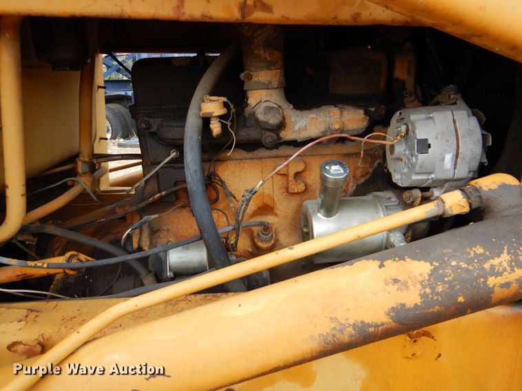 image for item DR1990 1977 Case 580C  landscape tractor