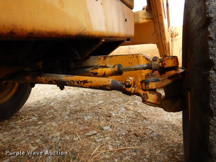 image for item DR1990 1977 Case 580C  landscape tractor