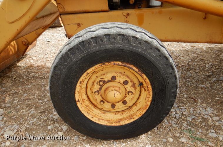 image for item DR1990 1977 Case 580C  landscape tractor