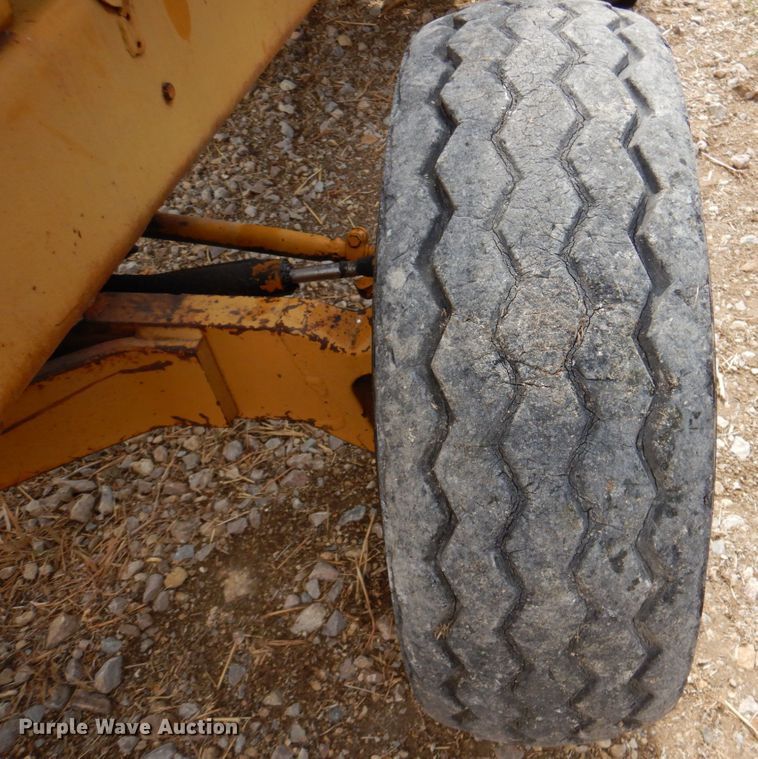 image for item DR1990 1977 Case 580C  landscape tractor