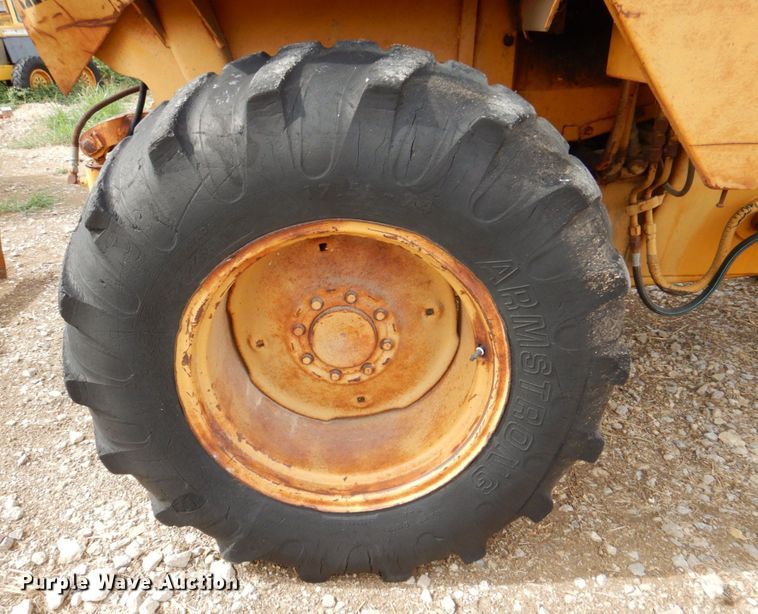 image for item DR1990 1977 Case 580C  landscape tractor