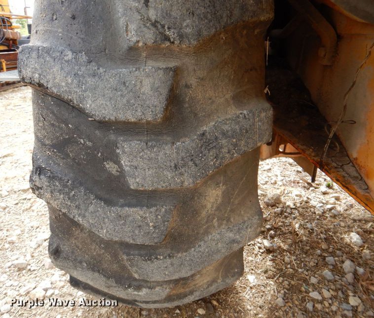 image for item DR1990 1977 Case 580C  landscape tractor