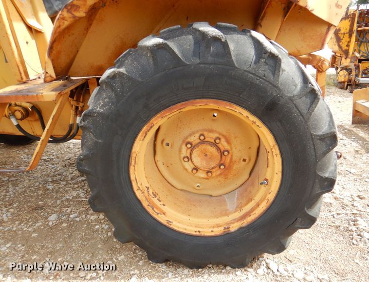 image for item DR1990 1977 Case 580C  landscape tractor