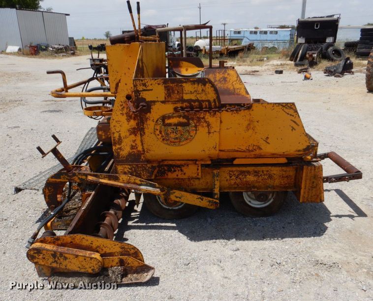 image for item DR1993 Mauldin 550  paver