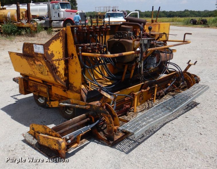 image for item DR1993 Mauldin 550  paver