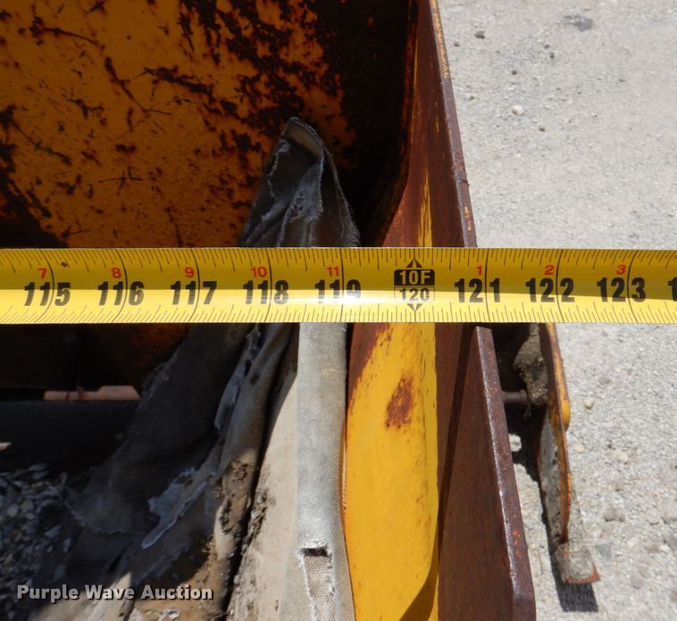 image for item DR1993 Mauldin 550  paver