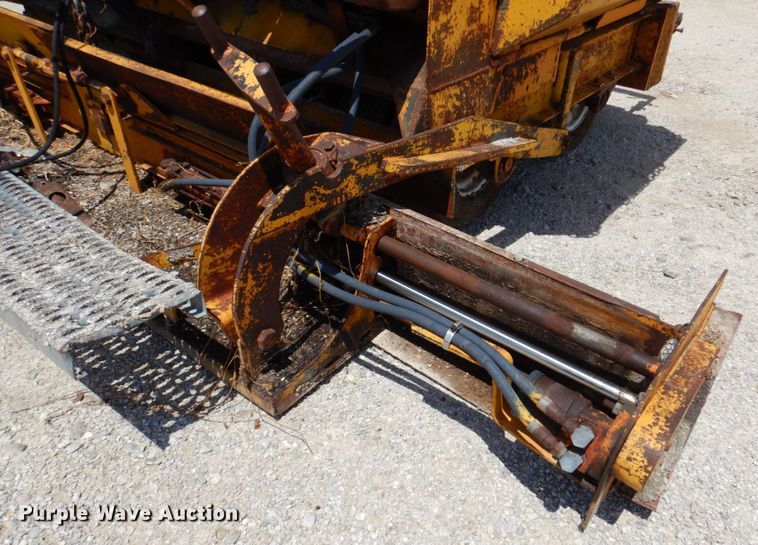 image for item DR1993 Mauldin 550  paver