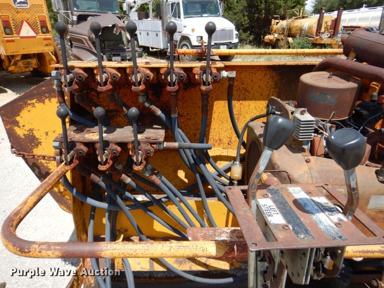 image for item DR1993 Mauldin 550  paver