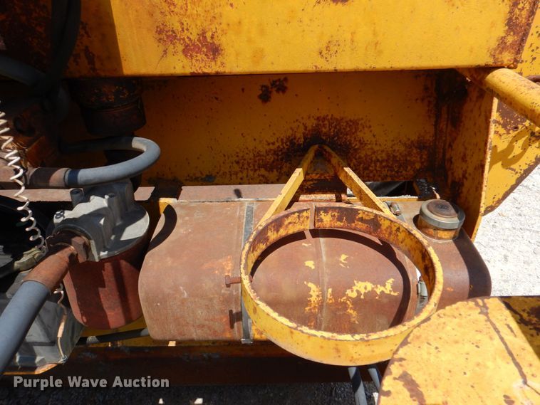 image for item DR1993 Mauldin 550  paver