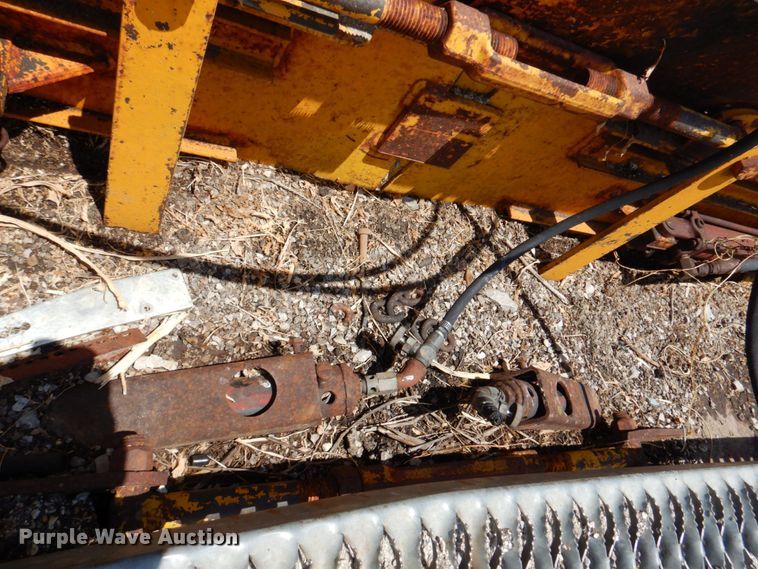 image for item DR1993 Mauldin 550  paver