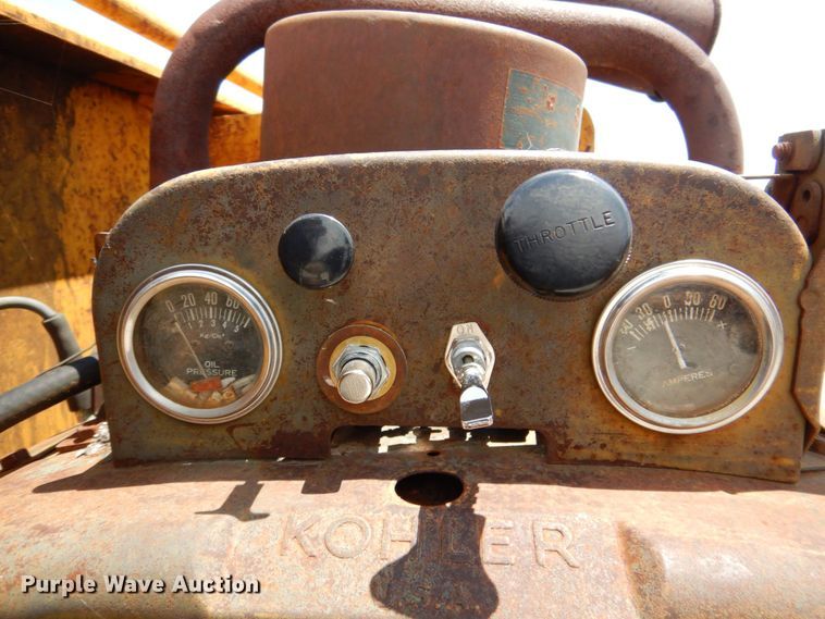 image for item DR1993 Mauldin 550  paver