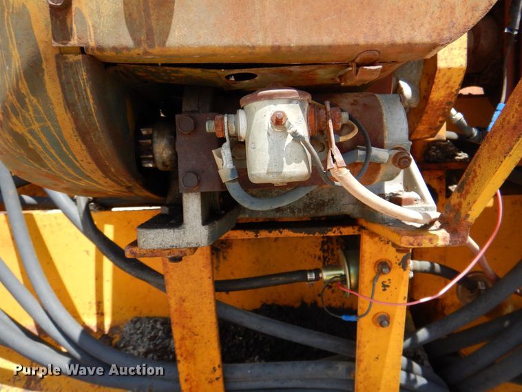 image for item DR1993 Mauldin 550  paver