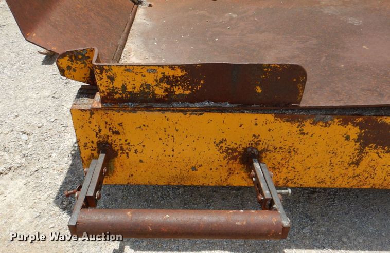 image for item DR1993 Mauldin 550  paver