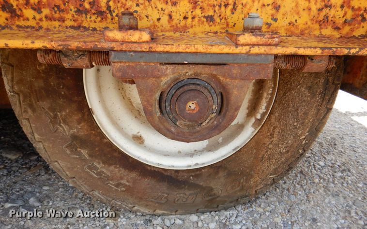 image for item DR1993 Mauldin 550  paver