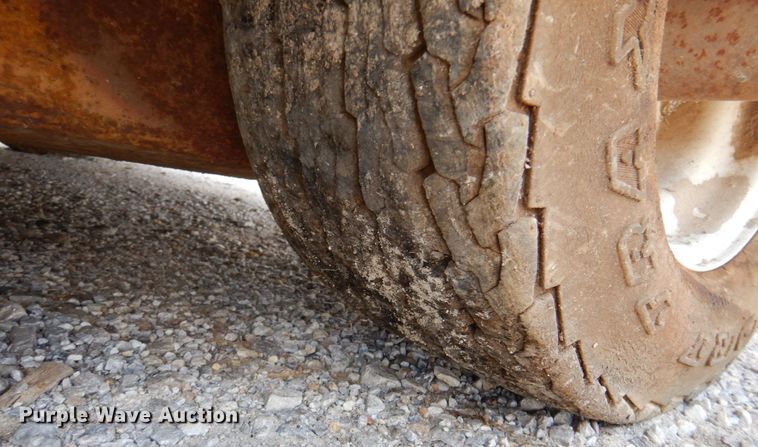 image for item DR1993 Mauldin 550  paver