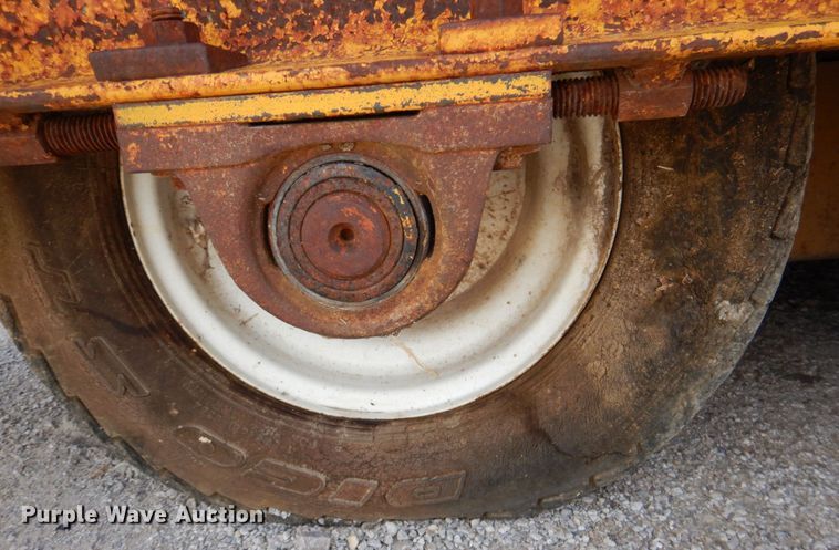 image for item DR1993 Mauldin 550  paver