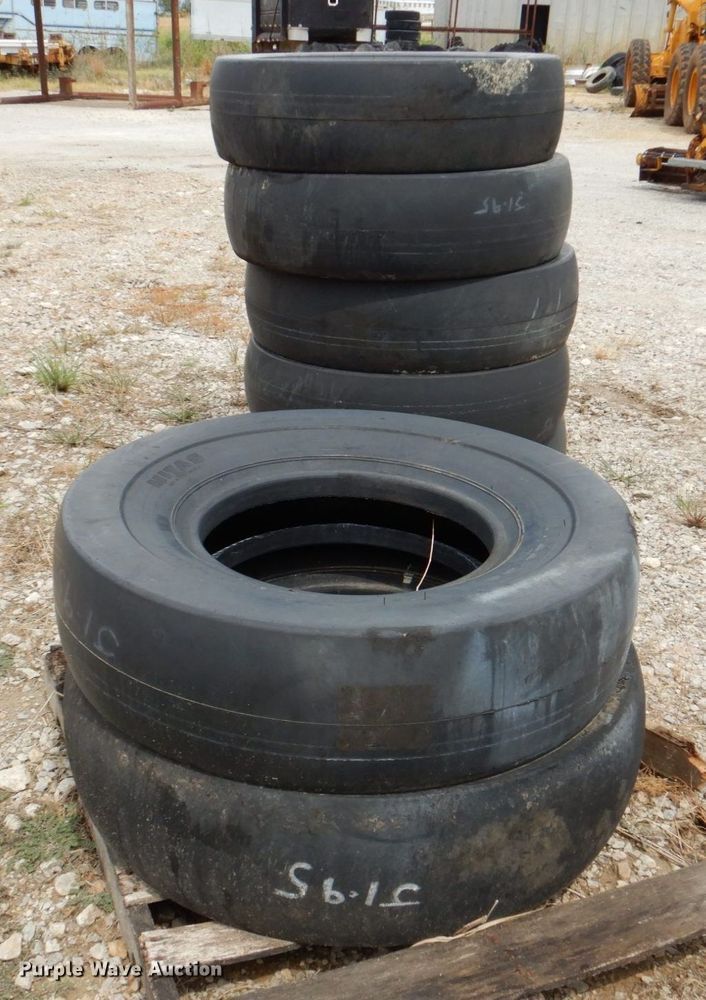 image for item DR1996 (7) Mitas Compactor Extra roller tires