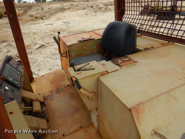 image for item DR2003 1990 Case 1550  dozer