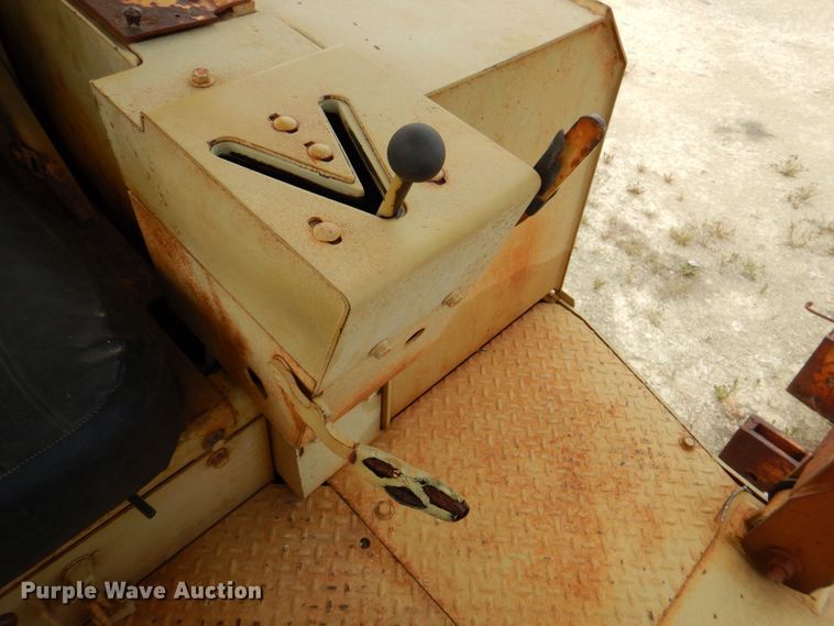 image for item DR2003 1990 Case 1550  dozer