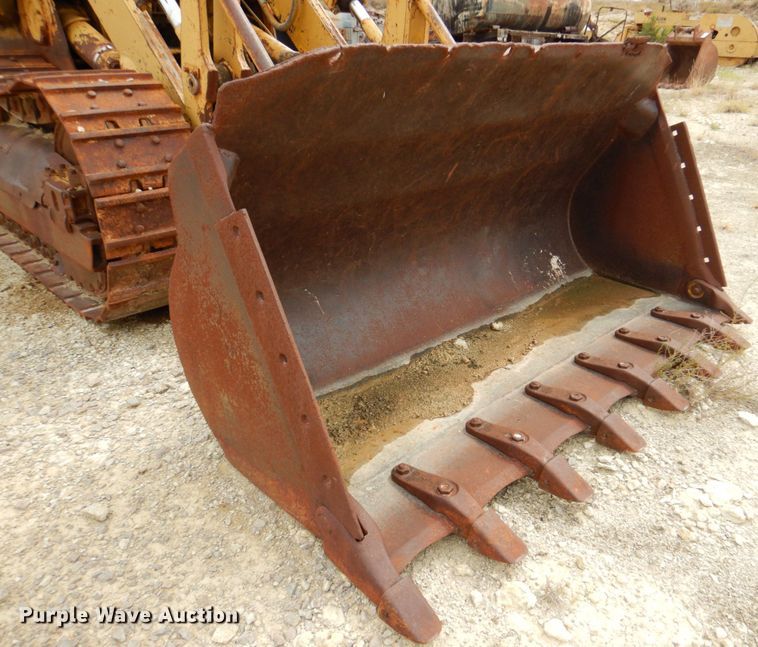 image for item DR2004 1977 Caterpillar 955L  track loader