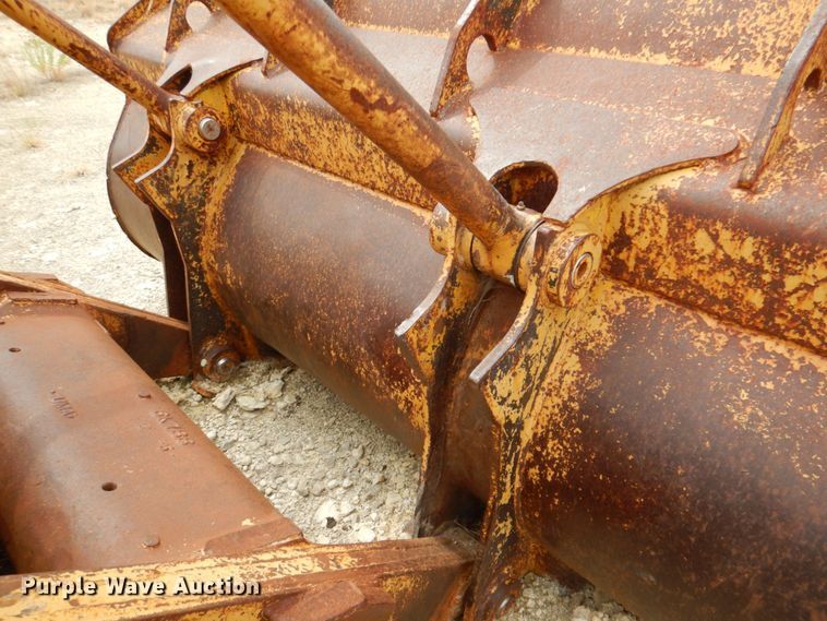 image for item DR2004 1977 Caterpillar 955L  track loader