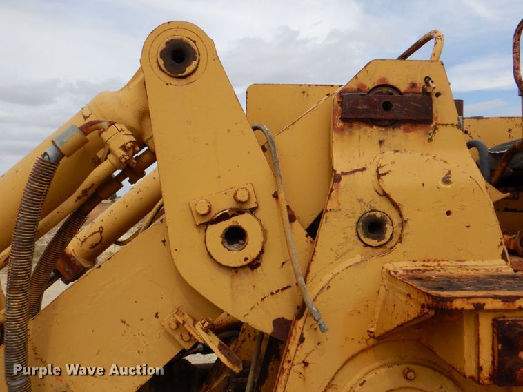 image for item DR2004 1977 Caterpillar 955L  track loader