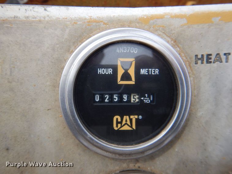 image for item DR2004 1977 Caterpillar 955L  track loader