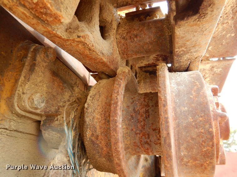 image for item DR2004 1977 Caterpillar 955L  track loader