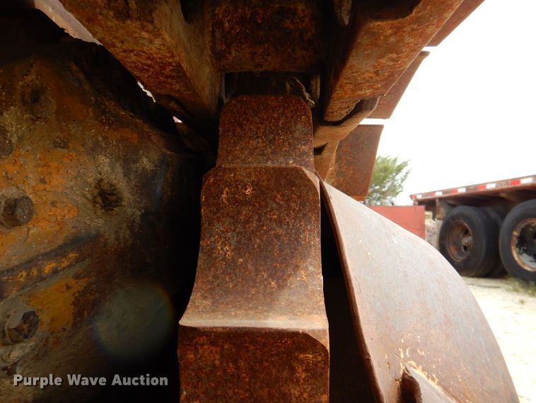 image for item DR2004 1977 Caterpillar 955L  track loader