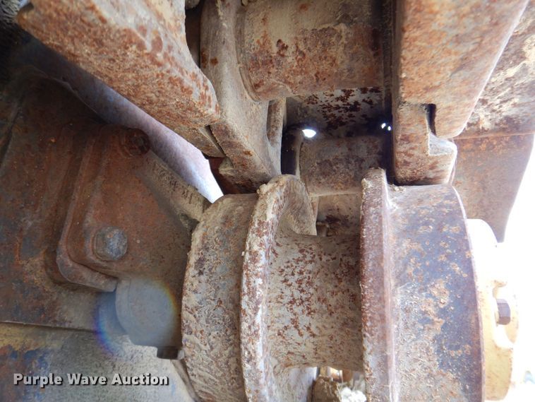 image for item DR2004 1977 Caterpillar 955L  track loader