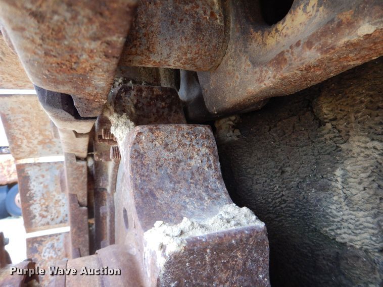 image for item DR2004 1977 Caterpillar 955L  track loader