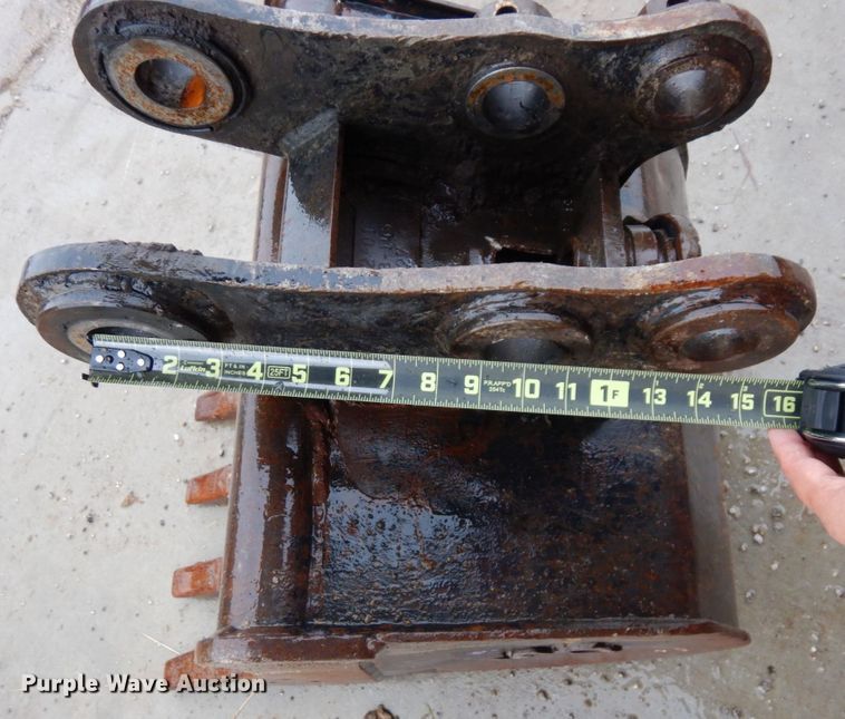 image for item DS1348 TAG  24"W excavator bucket