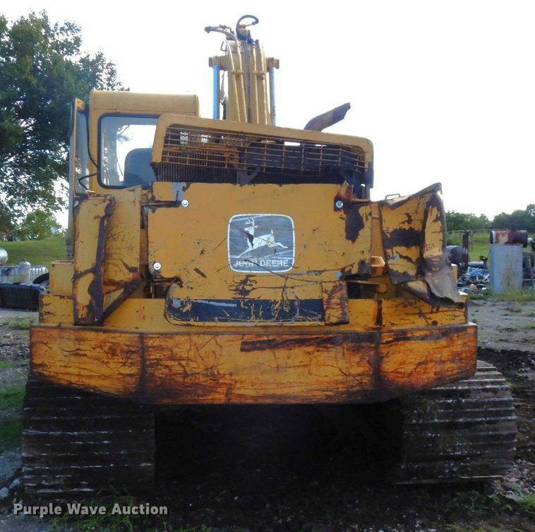 image for item DS1375 1988 John Deere 690D LC  excavator