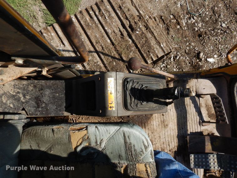 image for item DS1375 1988 John Deere 690D LC  excavator