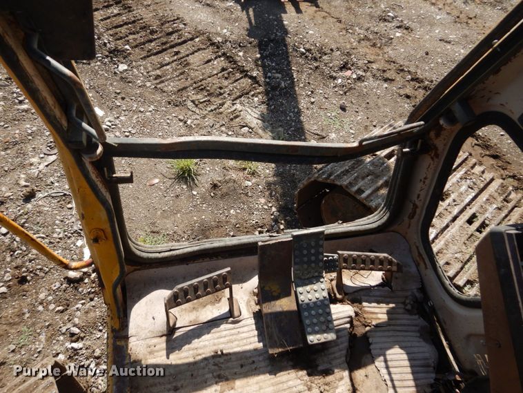 image for item DS1375 1988 John Deere 690D LC  excavator