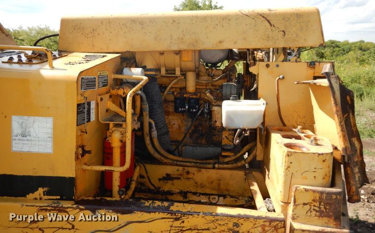 image for item DS1375 1988 John Deere 690D LC  excavator