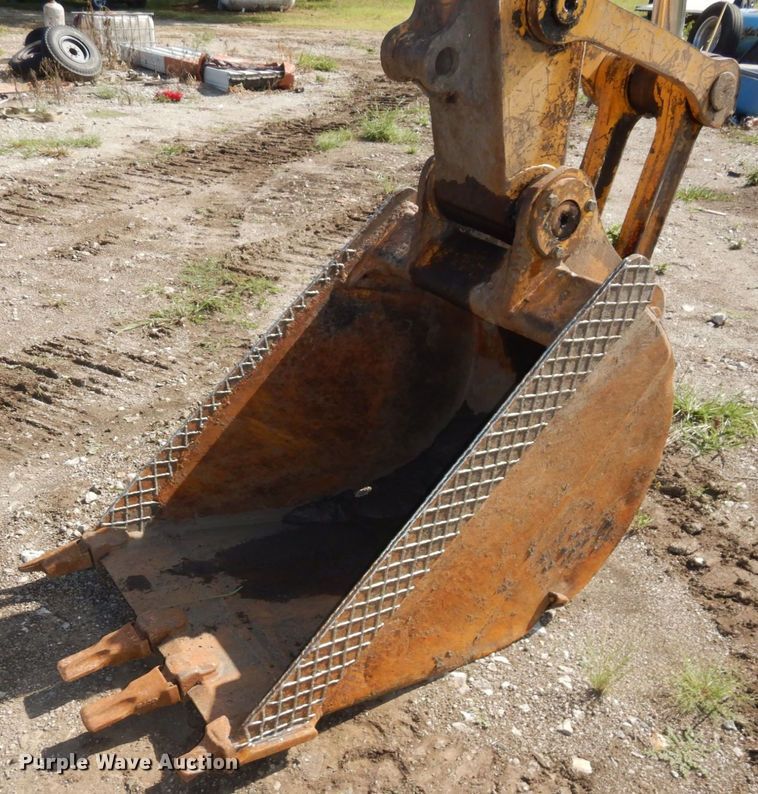 image for item DS1375 1988 John Deere 690D LC  excavator