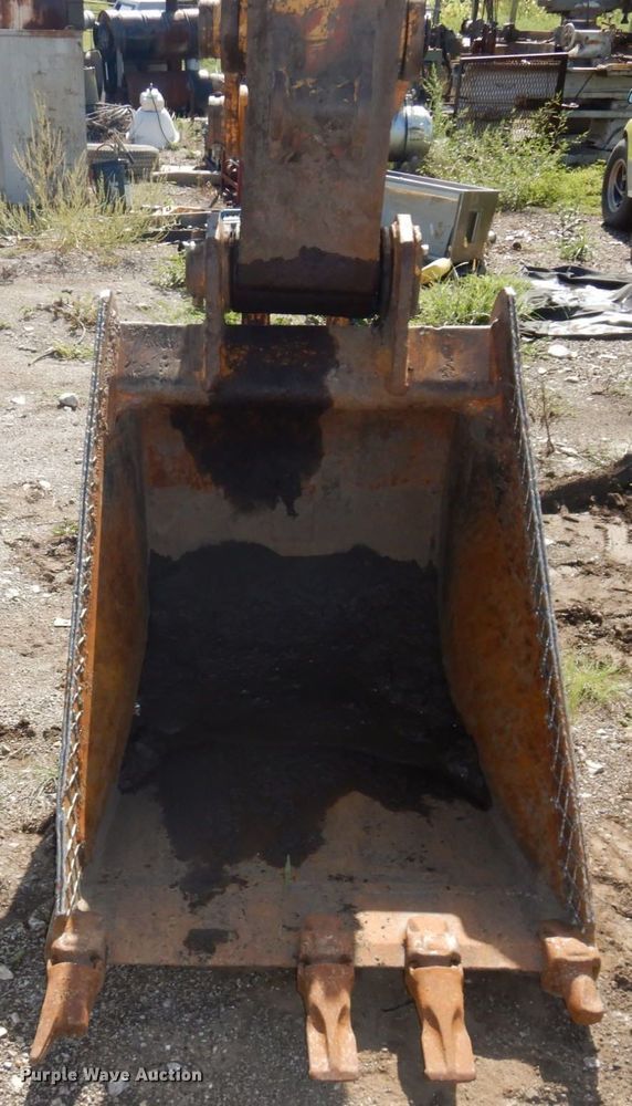 image for item DS1375 1988 John Deere 690D LC  excavator