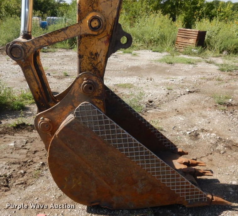 image for item DS1375 1988 John Deere 690D LC  excavator