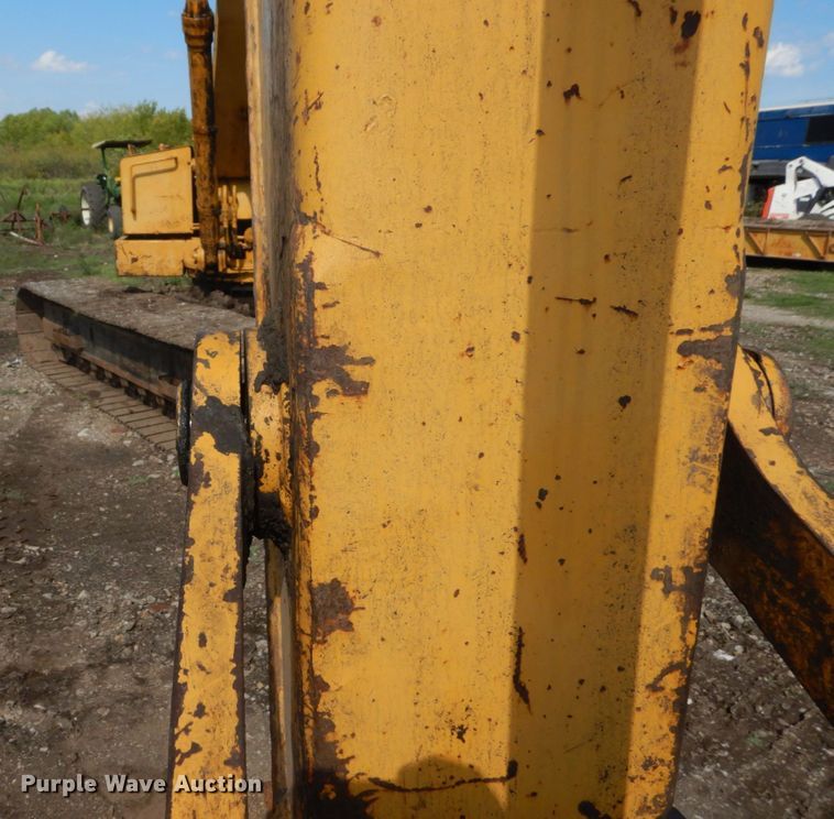 image for item DS1375 1988 John Deere 690D LC  excavator