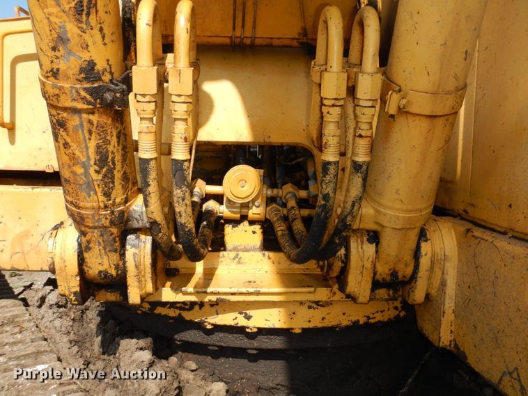 image for item DS1375 1988 John Deere 690D LC  excavator