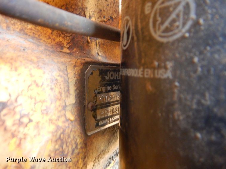 image for item DS1375 1988 John Deere 690D LC  excavator