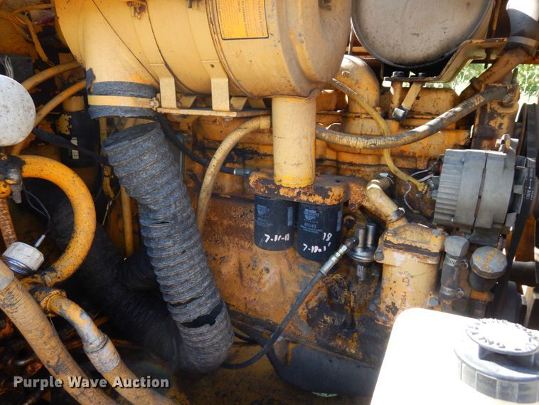 image for item DS1375 1988 John Deere 690D LC  excavator