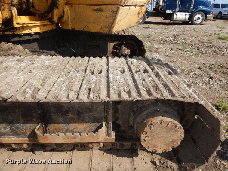 image for item DS1375 1988 John Deere 690D LC  excavator