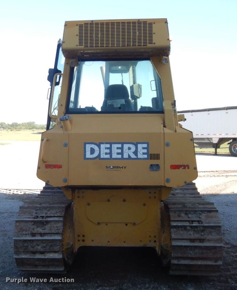 image for item DS1379 2004 John Deere 700H LT  dozer