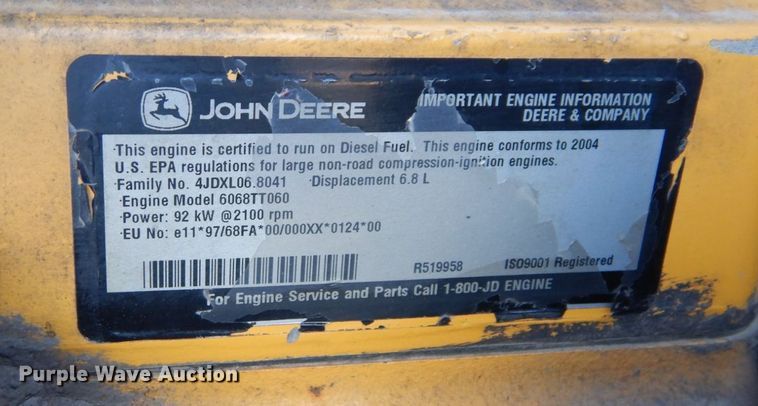 image for item DS1379 2004 John Deere 700H LT  dozer